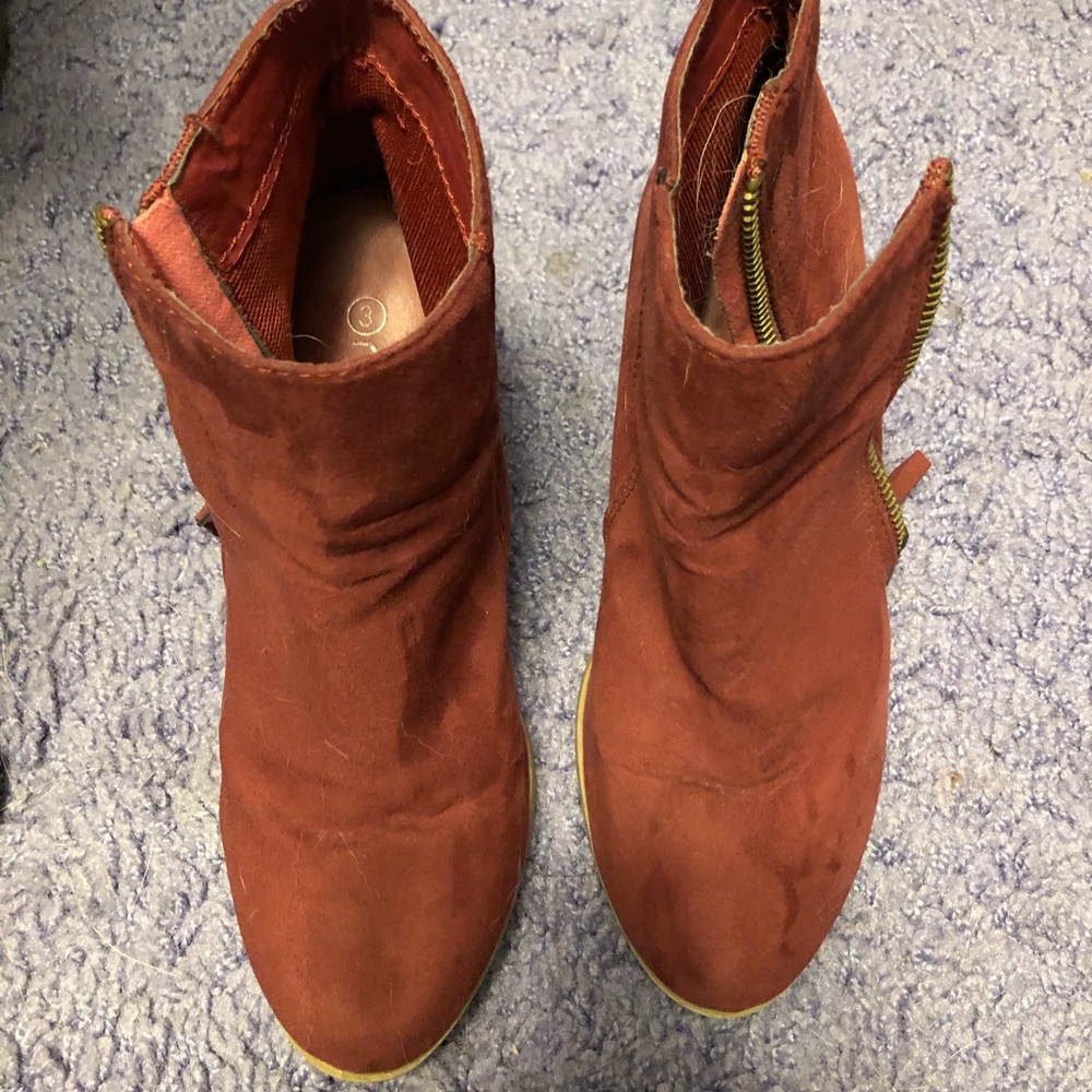Mozaic side zip booties!